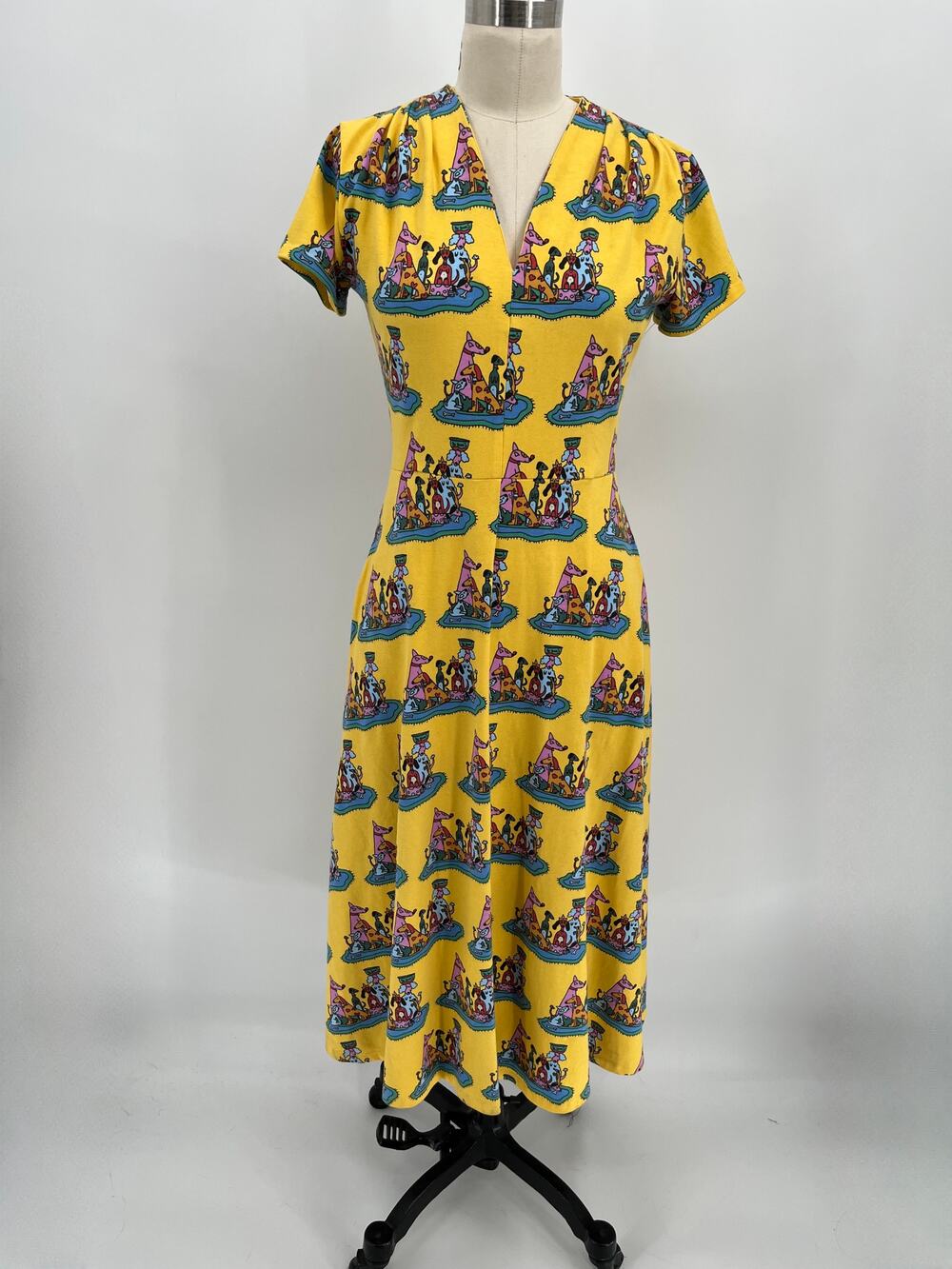 Nooworks Dog Party Print Greta Dress Sz S Yellow Fit & Flare Midi Short Sleeve
